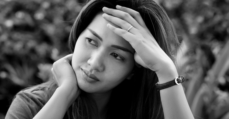 LADY_TROUBLED_BW.jpg - 78.72 kB